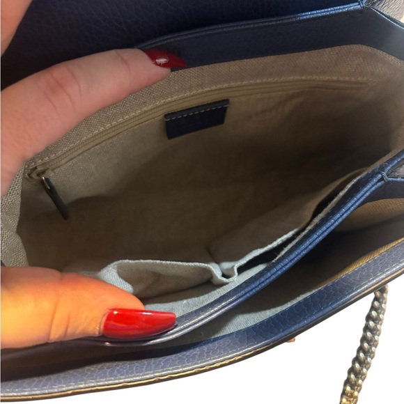 Gucci Interlocking GG Crossbody - Picture 8 of 9